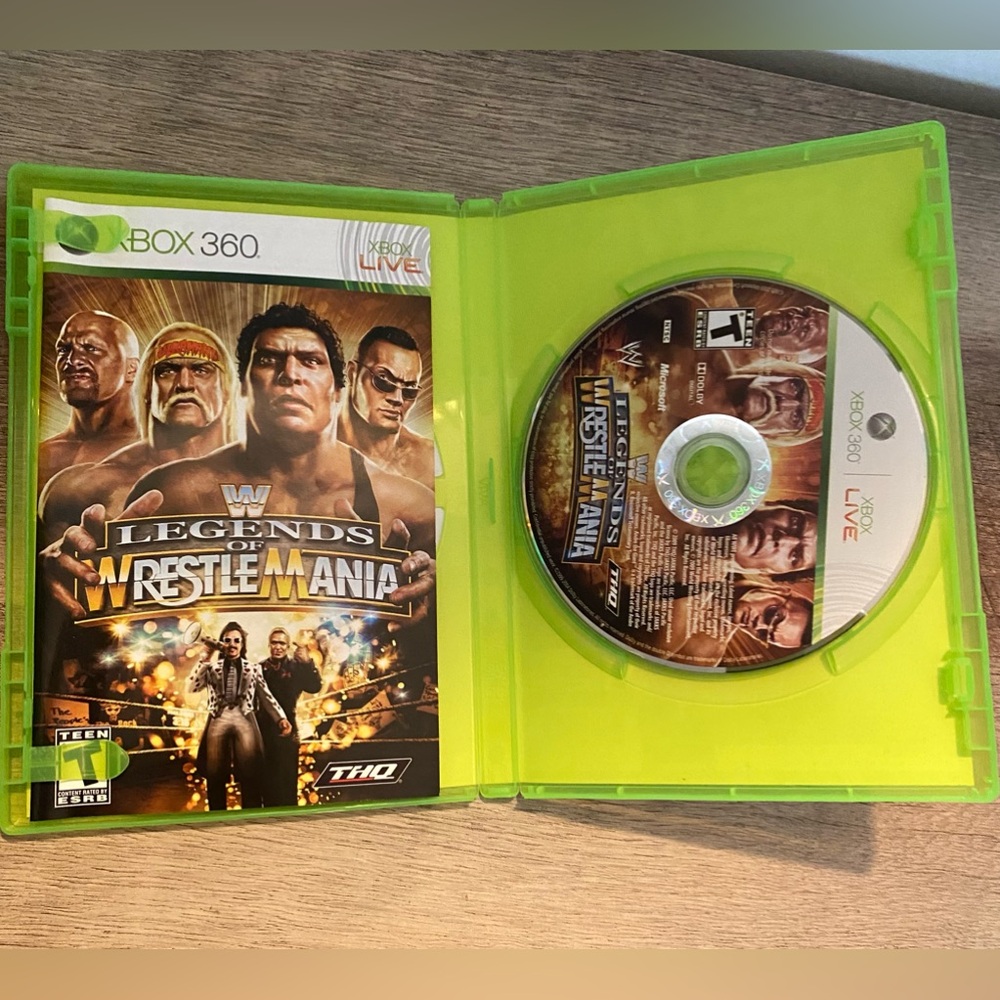 Lot of 2 XBOX 360 games,Legends of Wrestlemania and Tiger Woods 09